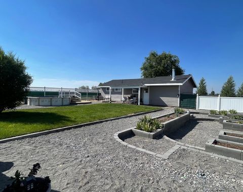 Tiny photo for 87722 Pinion Lane, Christmas Valley, OR 97641 (MLS # 220214331)