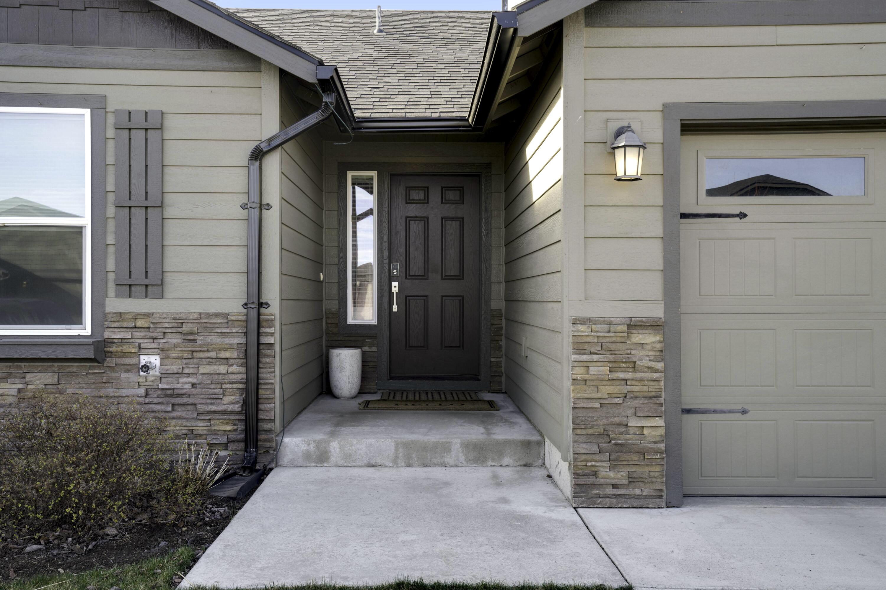 2378 NW Kingwood Avenue