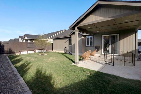 Tiny photo for 2378 NW Kingwood Avenue, Redmond, OR 97756 (MLS # 220217737)