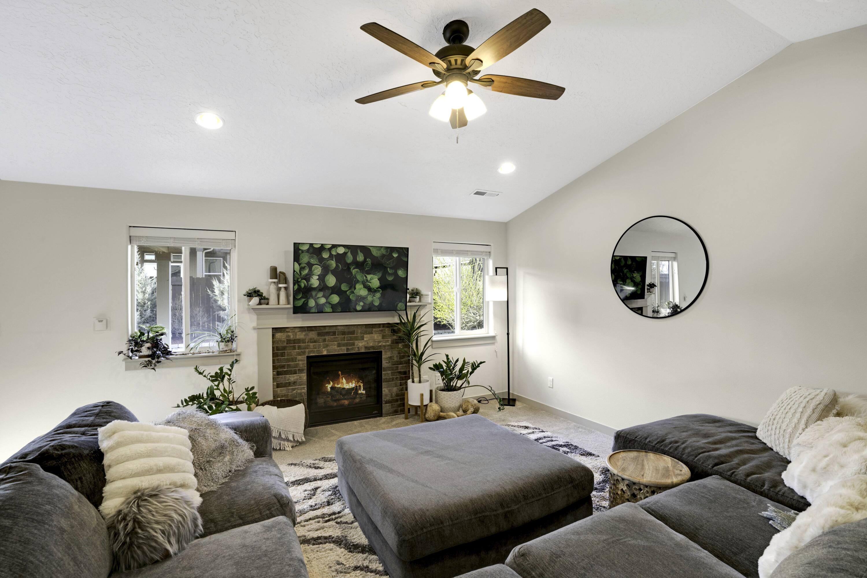 2378 NW Kingwood Avenue