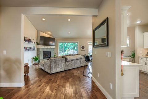 Tiny photo for 4040 Crystal Springs Drive, Medford, OR 97504 (MLS # 220215572)