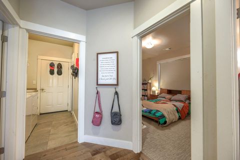 Tiny photo for 4040 Crystal Springs Drive, Medford, OR 97504 (MLS # 220215572)