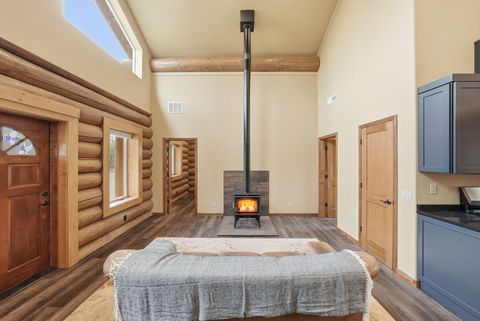 Tiny photo for 54270 Huntington Road, La Pine, OR 97739 (MLS # 220219337)