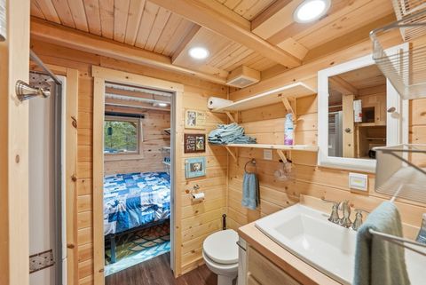 Tiny photo for 54270 Huntington Road, La Pine, OR 97739 (MLS # 220219337)