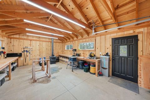Tiny photo for 54270 Huntington Road, La Pine, OR 97739 (MLS # 220219337)
