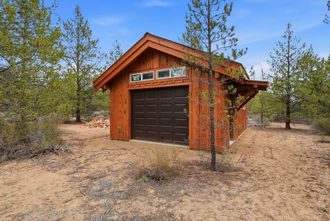 Tiny photo for 54270 Huntington Road, La Pine, OR 97739 (MLS # 220219337)