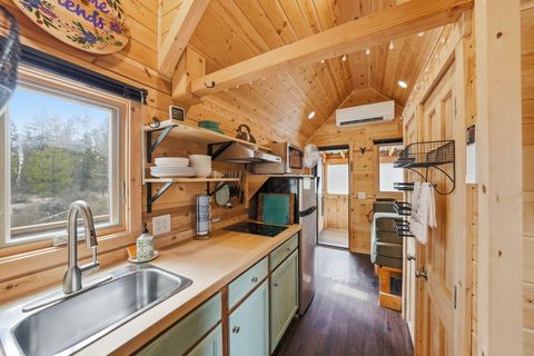 Tiny photo for 54270 Huntington Road, La Pine, OR 97739 (MLS # 220219337)
