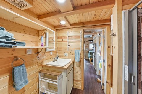 Tiny photo for 54270 Huntington Road, La Pine, OR 97739 (MLS # 220219337)