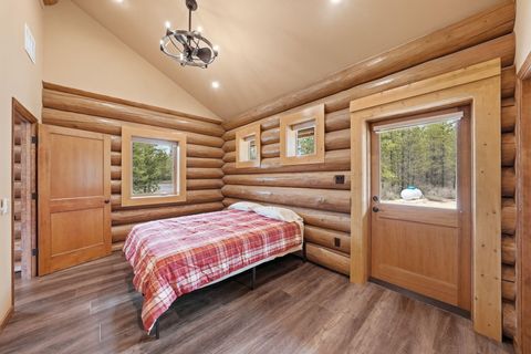 Tiny photo for 54270 Huntington Road, La Pine, OR 97739 (MLS # 220219337)