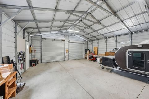 Tiny photo for 54270 Huntington Road, La Pine, OR 97739 (MLS # 220219337)