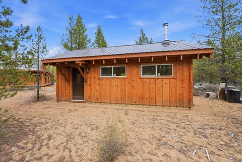 Tiny photo for 54270 Huntington Road, La Pine, OR 97739 (MLS # 220219337)