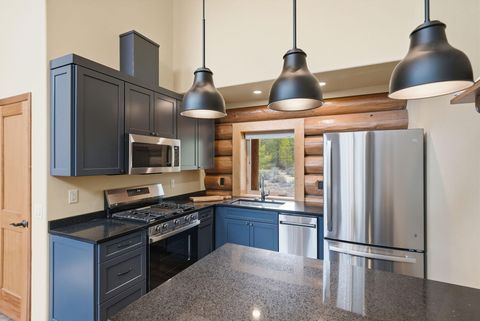 Tiny photo for 54270 Huntington Road, La Pine, OR 97739 (MLS # 220219337)