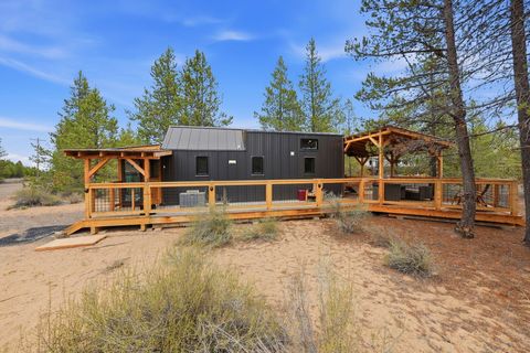 Tiny photo for 54270 Huntington Road, La Pine, OR 97739 (MLS # 220219337)
