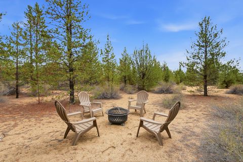 Tiny photo for 54270 Huntington Road, La Pine, OR 97739 (MLS # 220219337)