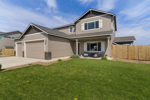 Tiny photo for 280 NW Double Eagle Avenue, Madras, OR 97741 (MLS # 220215101)