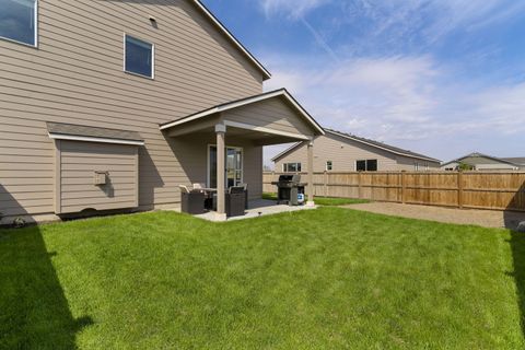 Tiny photo for 280 NW Double Eagle Avenue, Madras, OR 97741 (MLS # 220215101)