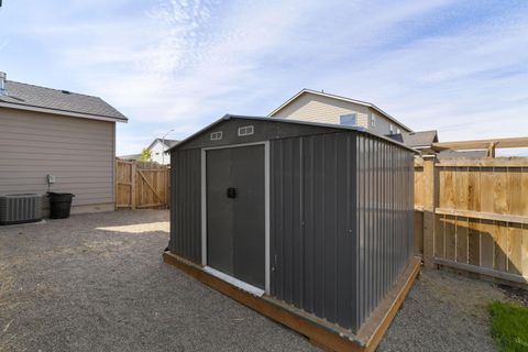 Tiny photo for 280 NW Double Eagle Avenue, Madras, OR 97741 (MLS # 220215101)