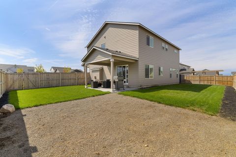 Tiny photo for 280 NW Double Eagle Avenue, Madras, OR 97741 (MLS # 220215101)