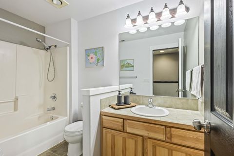 Tiny photo for 21182 Desert Skies Place, Bend, OR 97702 (MLS # 220213769)