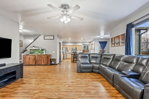 Tiny photo for 21182 Desert Skies Place, Bend, OR 97702 (MLS # 220213769)