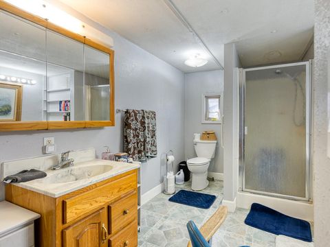 Tiny photo for 4650 Lower Klamath Lake Road, Klamath Falls, OR 97603 (MLS # 220211271)