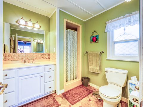 Tiny photo for 4650 Lower Klamath Lake Road, Klamath Falls, OR 97603 (MLS # 220211271)