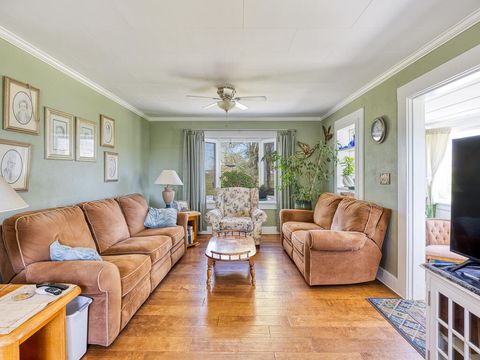 Tiny photo for 4650 Lower Klamath Lake Road, Klamath Falls, OR 97603 (MLS # 220211271)