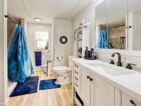 Tiny photo for 4650 Lower Klamath Lake Road, Klamath Falls, OR 97603 (MLS # 220211271)