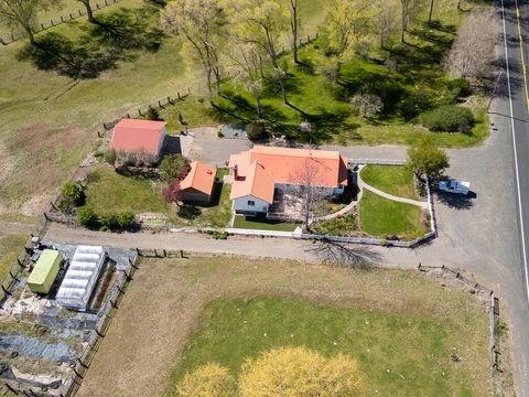 Tiny photo for 4650 Lower Klamath Lake Road, Klamath Falls, OR 97603 (MLS # 220211271)