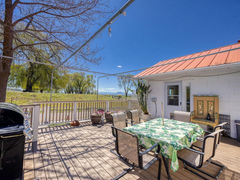 Tiny photo for 4650 Lower Klamath Lake Road, Klamath Falls, OR 97603 (MLS # 220211271)