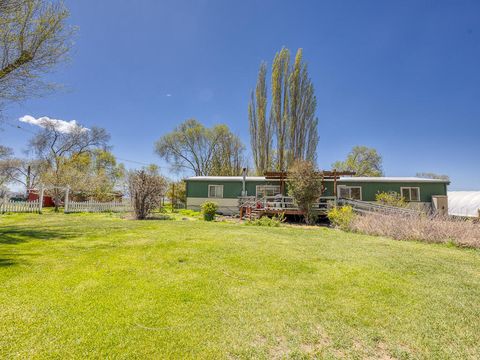 Tiny photo for 4650 Lower Klamath Lake Road, Klamath Falls, OR 97603 (MLS # 220211271)