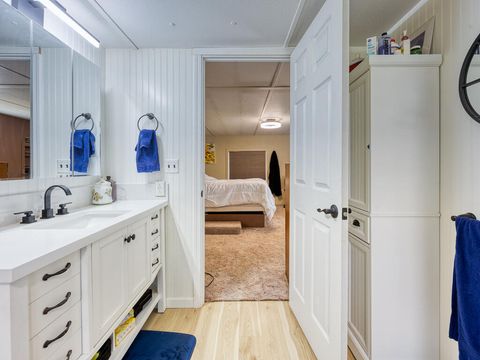 Tiny photo for 4650 Lower Klamath Lake Road, Klamath Falls, OR 97603 (MLS # 220211271)