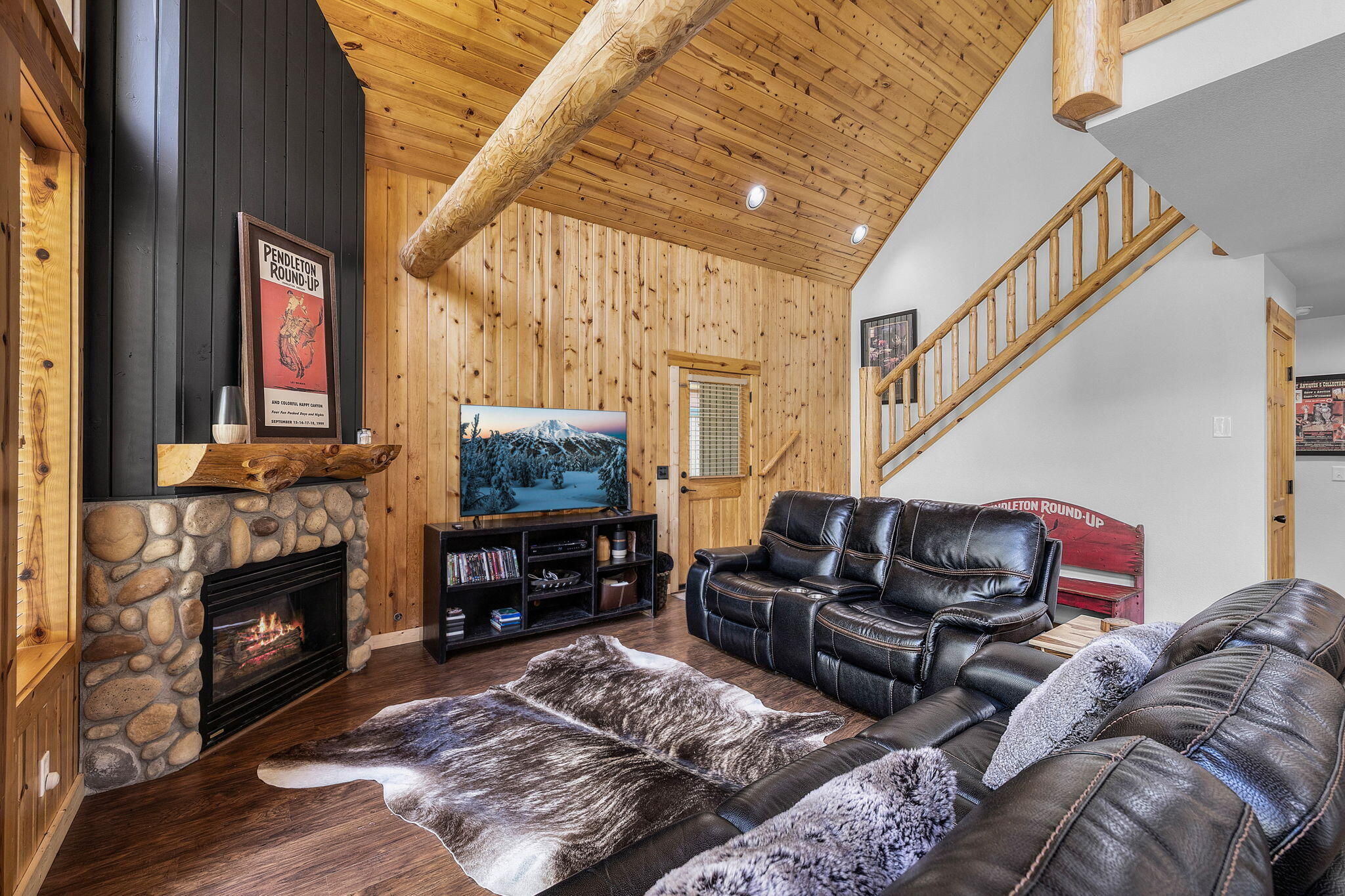 8811 Cliff Swallow Drive