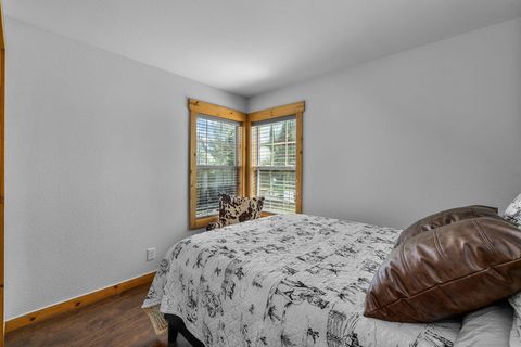 Tiny photo for 8811 Cliff Swallow Drive, Redmond, OR 97756 (MLS # 220217641)