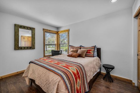 Tiny photo for 8811 Cliff Swallow Drive, Redmond, OR 97756 (MLS # 220217641)