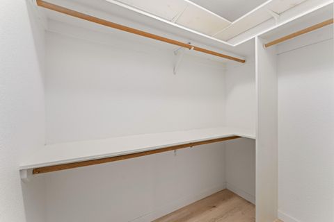 Tiny photo for 2203 NW Oxford Circle, Grants Pass, OR 97526 (MLS # 220212572)