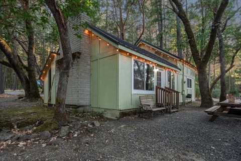 Tiny photo for 11677 Highway 238, Jacksonville, OR 97530 (MLS # 220210304)