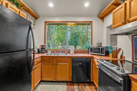 Tiny photo for 11677 Highway 238, Jacksonville, OR 97530 (MLS # 220210304)