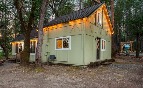 Tiny photo for 11677 Highway 238, Jacksonville, OR 97530 (MLS # 220210304)