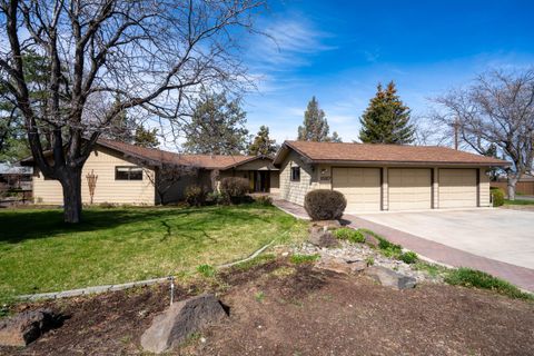 1527 SW Canyon Drive Redmond OR 97756
