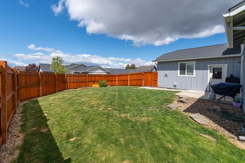 Tiny photo for 541 Sunrise Circle, Metolius, OR 97741 (MLS # 220202192)