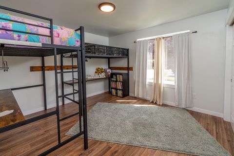 Tiny photo for 541 Sunrise Circle, Metolius, OR 97741 (MLS # 220202192)