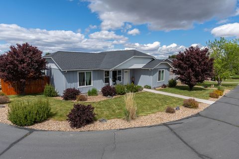 Tiny photo for 541 Sunrise Circle, Metolius, OR 97741 (MLS # 220202192)
