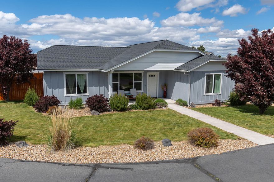 Great Corner Lot with Extra Parking, Amazing Move In Ready home in the Quaint Town of Metolius. Just minutes to Lake Billy Chinook, Bend Oregon is 40 minutes to the South and Mt Hood Ski Resort is 60 minutes to the North. This home would make a great Base Camp or Live where you Play. Vaulted Ceilings, Lamanite Floors thru-out, All Kitchen Appliances Included, New Interior and Exterior Paint,
Great Fence Yard with Newly Stained Fence. Extra Bonus Room in Garage, Irrigation Water in the Summer, Extra Parking, Quiet and Clean Community.
Come See This Home Today!