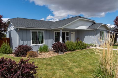 Tiny photo for 541 Sunrise Circle, Metolius, OR 97741 (MLS # 220202192)