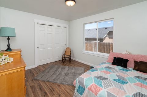 Tiny photo for 541 Sunrise Circle, Metolius, OR 97741 (MLS # 220202192)