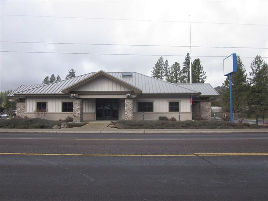 Here is one of the best commercial buildings, on the market, in the Upper Rogue area. Priced way below replacement cost for the building alone. This 3215 square foot building was used as a bank, with vault and existing drive through. Great Hwy 62 exposure with commercial zoning and plenty of uses outside of the financial businesses.