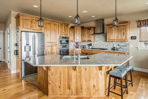 Tiny photo for 12365 SW Reif Road, Powell Butte, OR 97753 (MLS # 220217123)