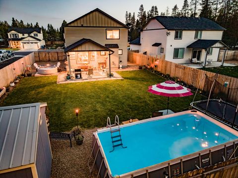 Tiny photo for 16614 Landing Court, La Pine, OR 97739 (MLS # 220220124)