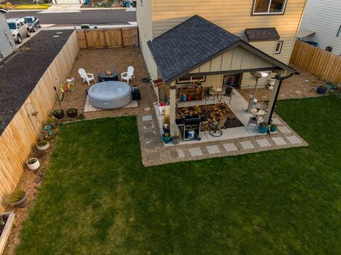 Tiny photo for 16614 Landing Court, La Pine, OR 97739 (MLS # 220220124)